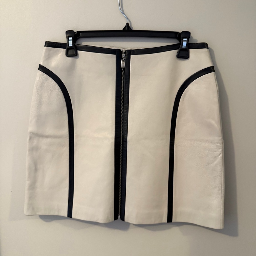 Margaret Godfrey VTG‎ Cream Black Leather Zip Front Mini Skirt Size 8